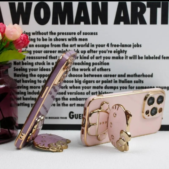 ROSE GOLD NOW AVAILABLE! Hello Kitty Mirror Phone Stand - Picture 9 of 15
